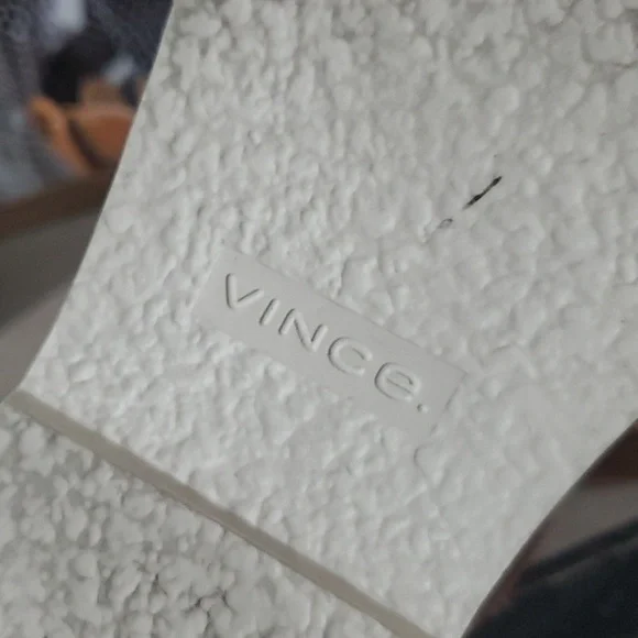 VINCE LEATHER STRAP TAN BUCKLE SANDALS SIZE 8 MORRIS - Picture 11 of 12